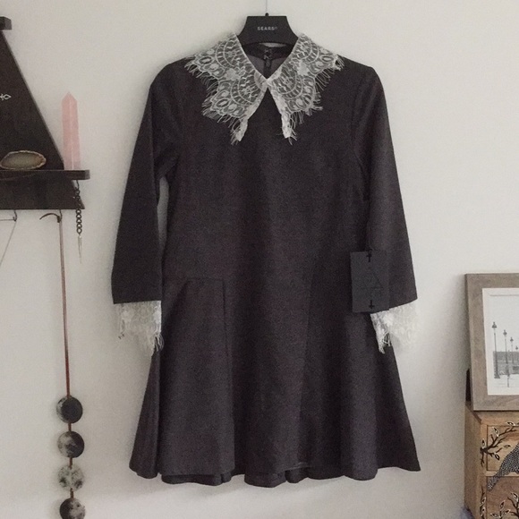 Doll Lace Dress - Picture 2 of 5